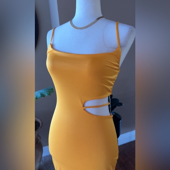 Cut out mini fitted dress night out club wear - Picture 4 of 9